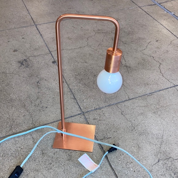 🔌💡 Crate & Barrel CB2 Rose Gold 20” Desk Lamp | L-Shape w/ Toggle Switch 💡🔌 - Picture 1 of 12
